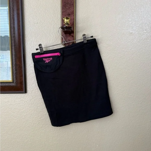 NWT Reebok  Classic Vector Skirt Size XSmall - Picture 2 of 5